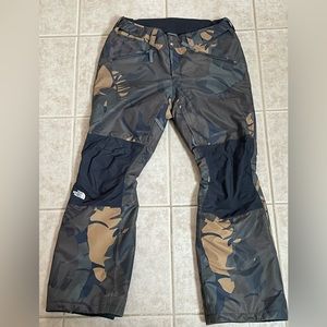 THE NORTHFACE SNOWPANTS